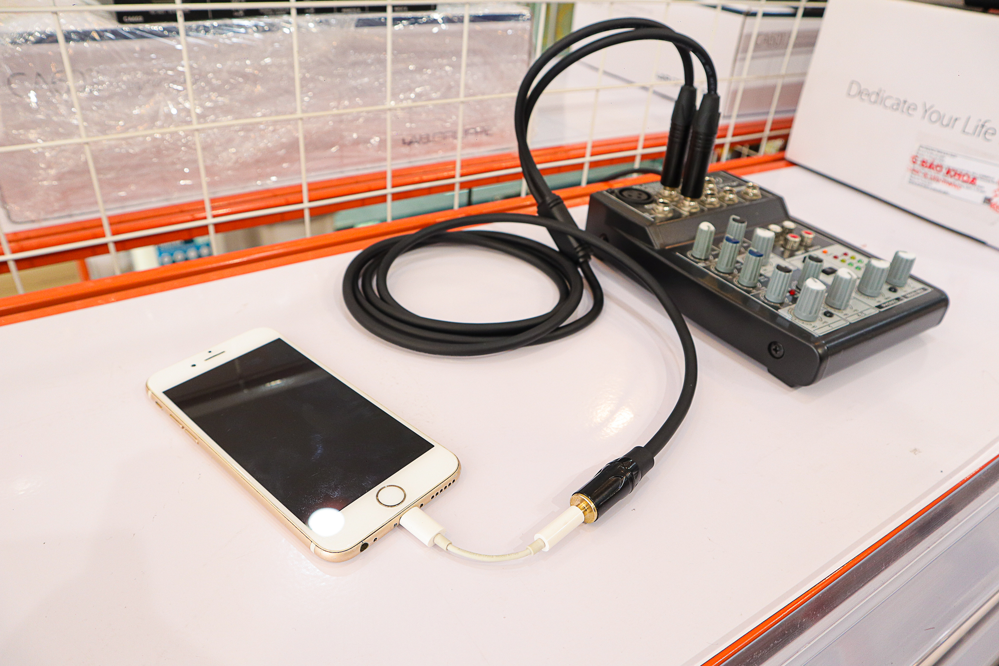 How to connect audio mixer to iPhone